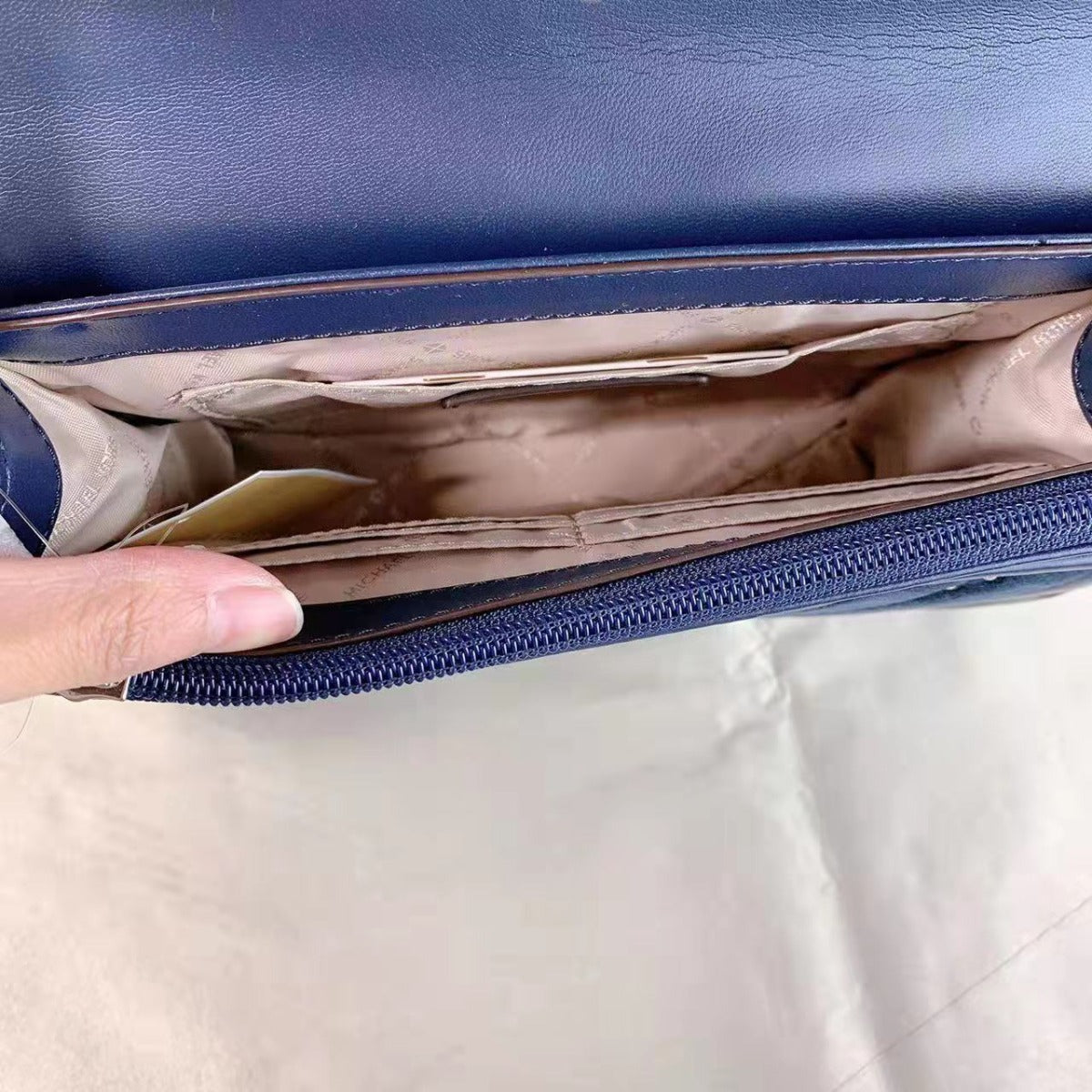 Michael Kors 35F1SX0L2U Rose Flap Shoulder Navy Bag w/Tags Michael Kors 35F1SX0L2U Rose Flap Shoulder Navy Bag w/Tags